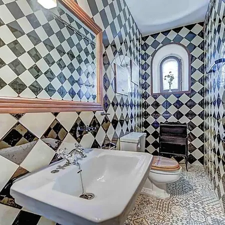 Villa Sleeps 10 With Pool Air Con And Wifi *