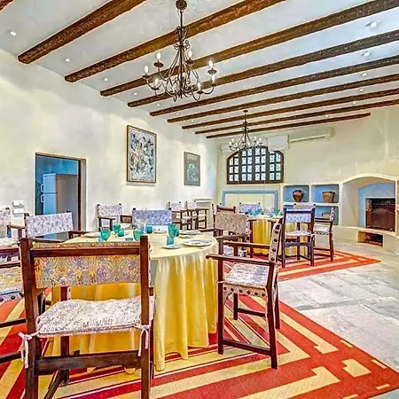 Sleeps 10 With Pool Air Con And Wifi * Pollença
