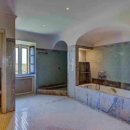 Villa Sleeps 10 With Pool Air Con And Wifi