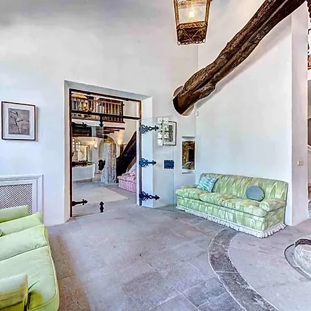 Villa Sleeps 10 With Pool Air Con And Wifi