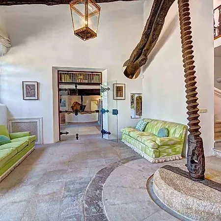 Villa Sleeps 10 With Pool Air Con And Wifi *