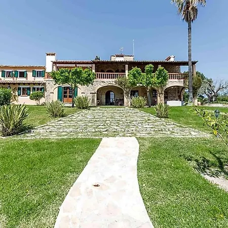 Villa Sleeps 10 With Pool Air Con And Wifi